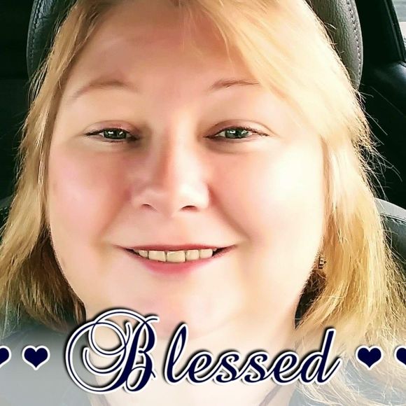 Meet your Posher, Vicki - Picture 1 of 1